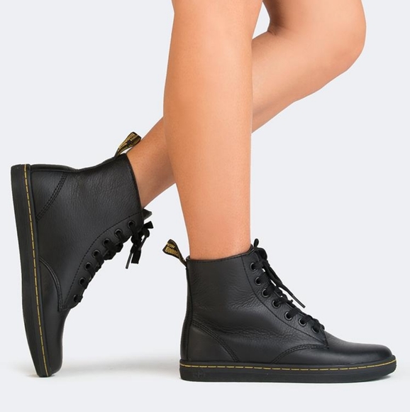 dr martens leyton boot